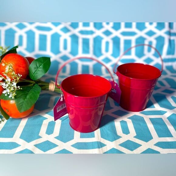 ❤️🥰❤️ New! 4” Red Valentines Gift Buckets NWT Gift Pail Basket Handle NWT - Picture 1 of 5